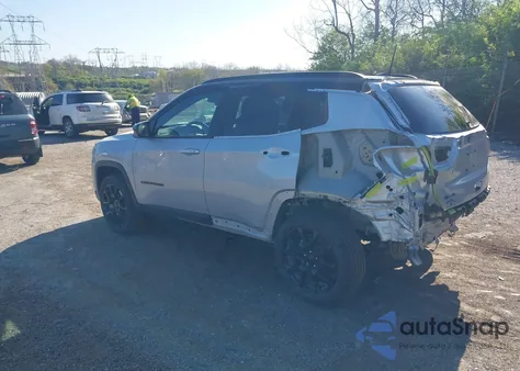 2024 Jeep Compass Latitude 4X4 из США, поврежденный, VIN 3C4NJDBN0RT159703